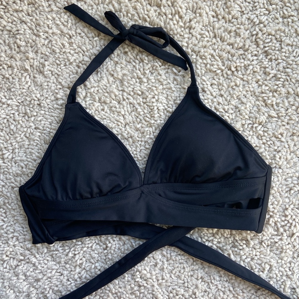 Kona Sol size small black swim bathing suit top. Triangle cutout, so cute!!